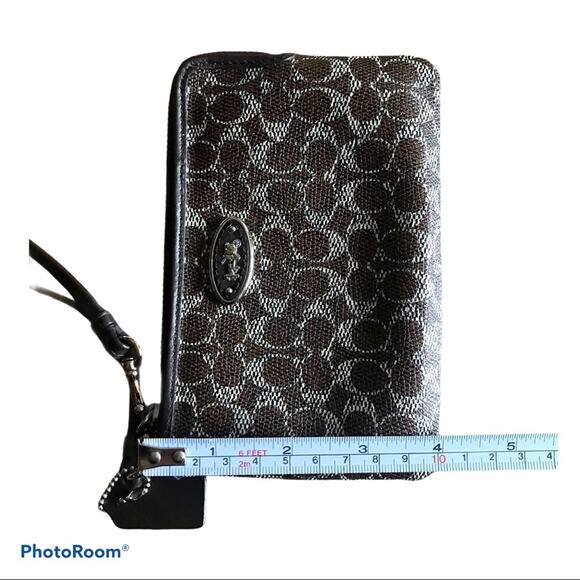 Coach Zippered Wristlet NWOT - Picture 5 of 5